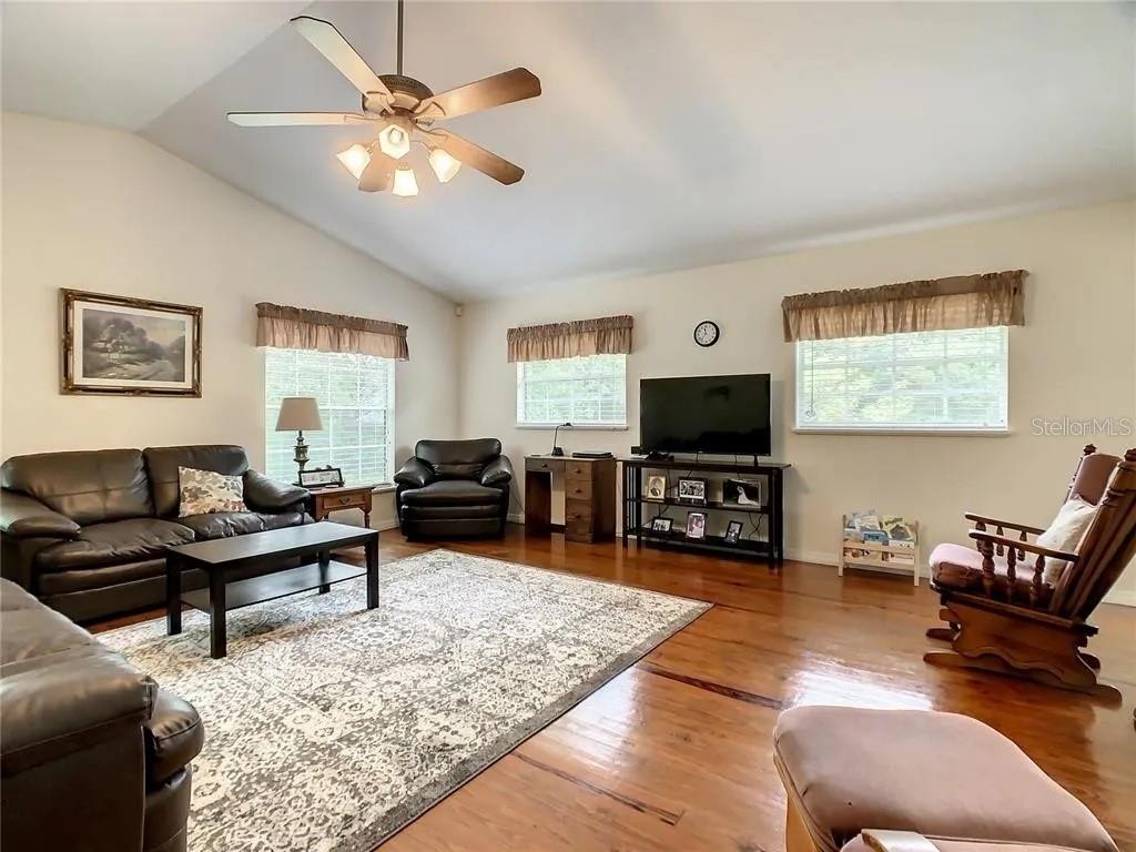 17444 E Road Umatilla, FL 32784 - Photo 12 of 42