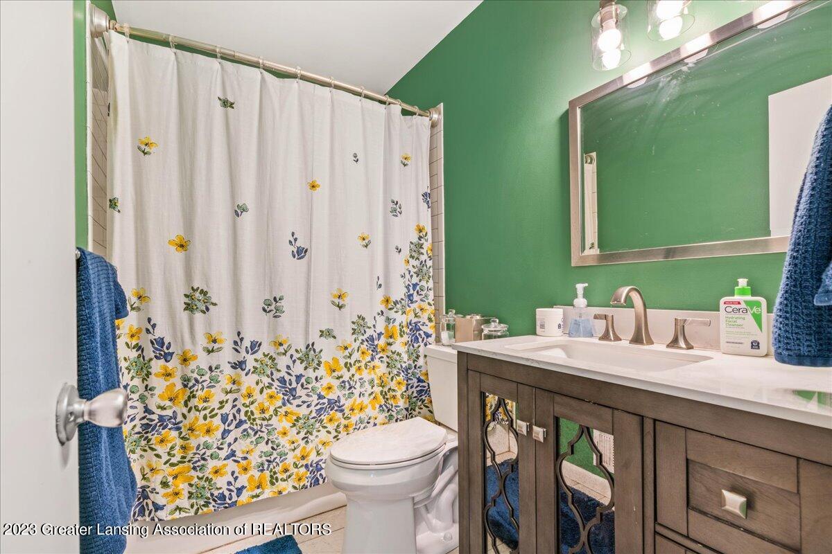 1222 Schavey Road Dewitt, MI 48820 - Photo 30 of 43 37-Media Jett-39