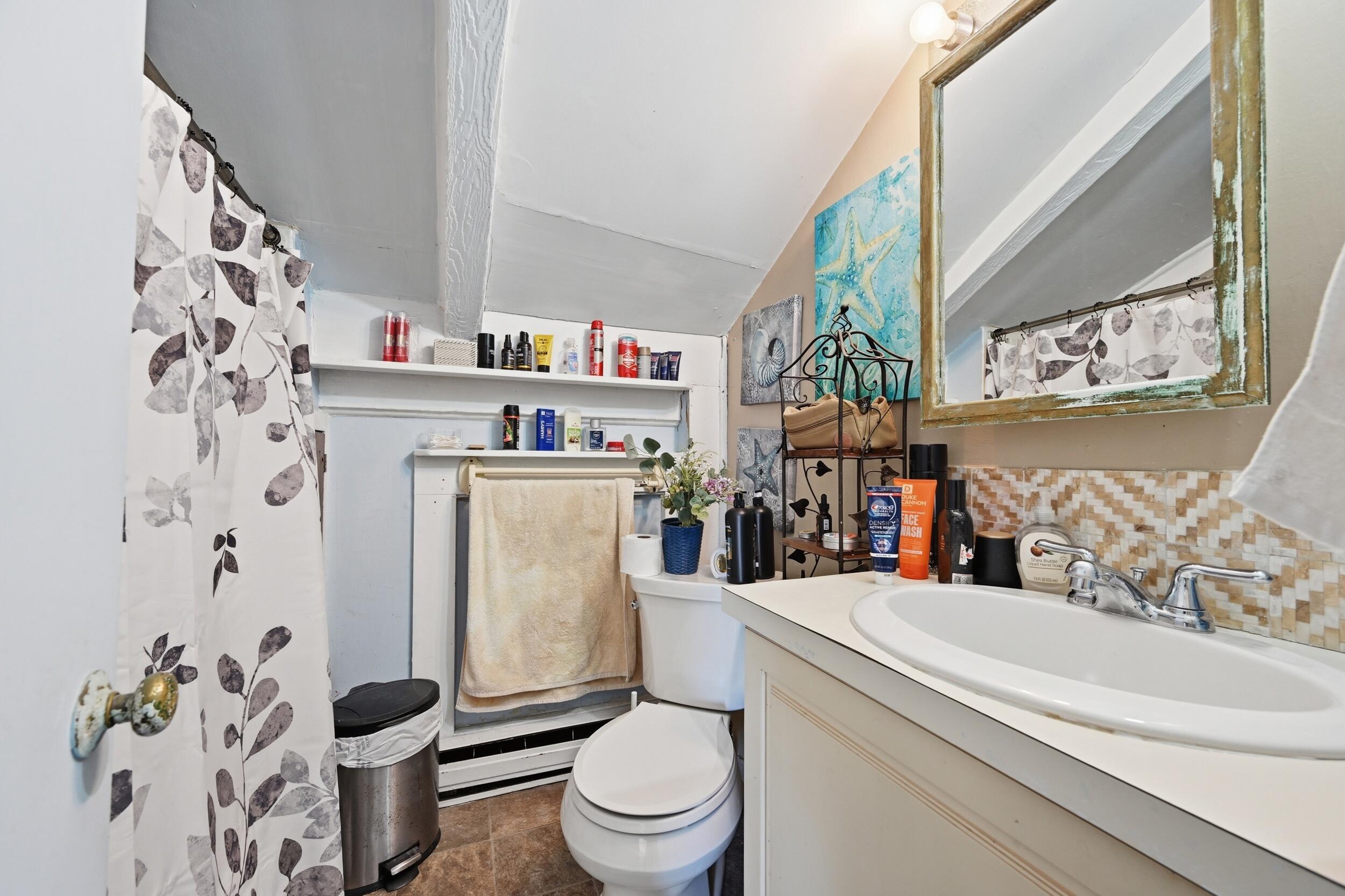 21 South Orleans Road Orleans, MA 02653 - Photo 26 of 32 21SOrleans AptUpBath