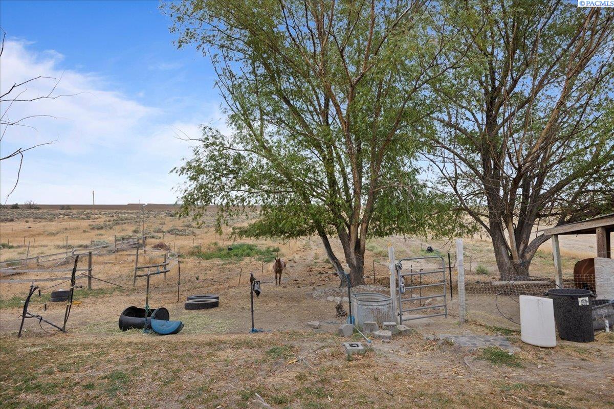 26402 East Ruppert Road Benton City, WA 99320 - Photo 31 of 36 Gallery Image 31