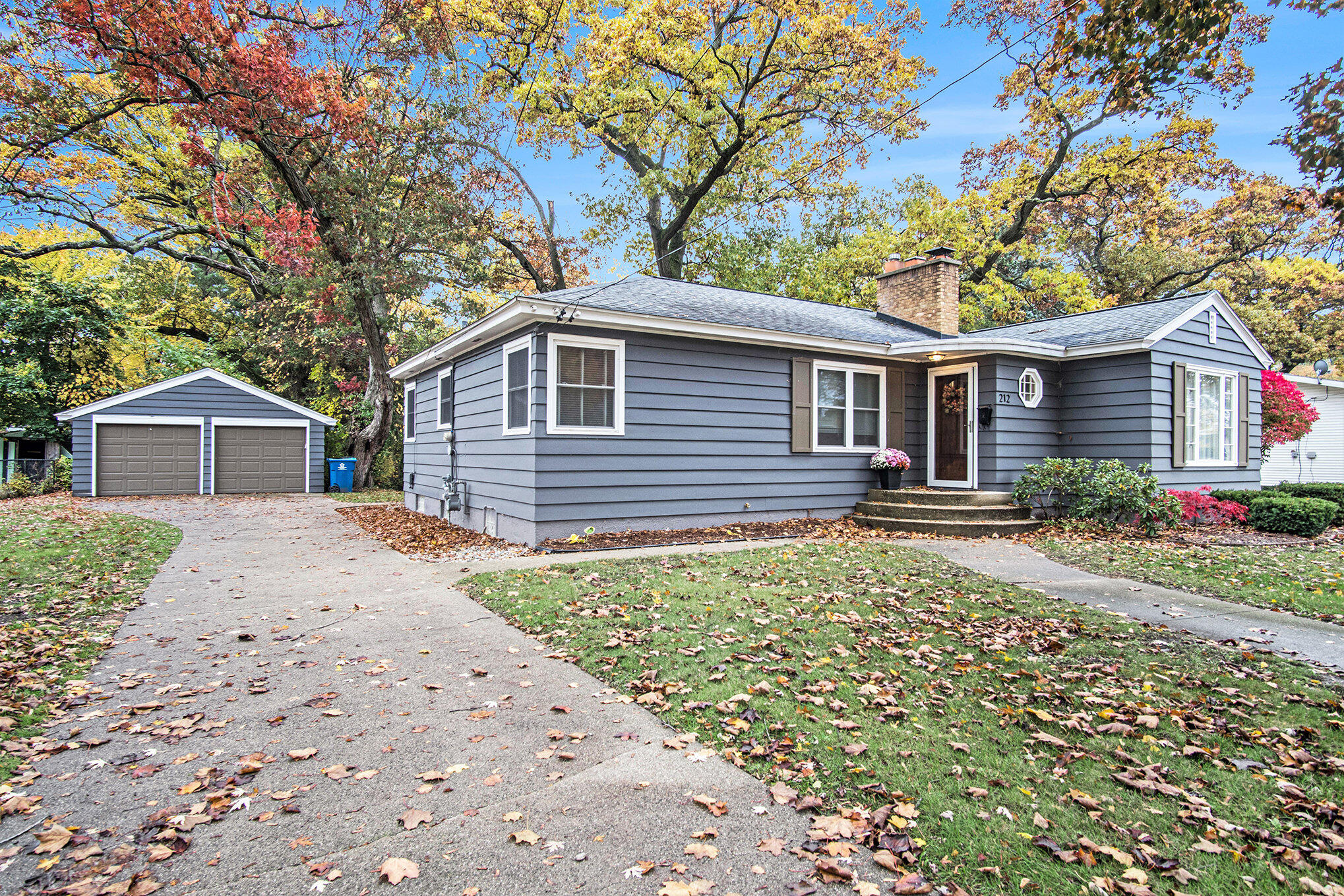 212 Williams Street Spring Lake, MI 49456 - Photo 3 of 38 004_dsc09121