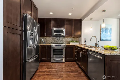 $620,000 | 10610 Northeast 9th Place, Unit 1603, Bellevue, WA 98004
