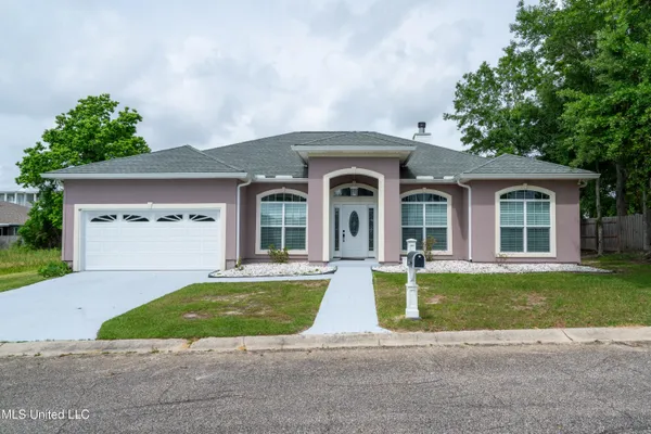 $2,100 | 24 Pelican Cove Lane, Long Beach, MS 39560