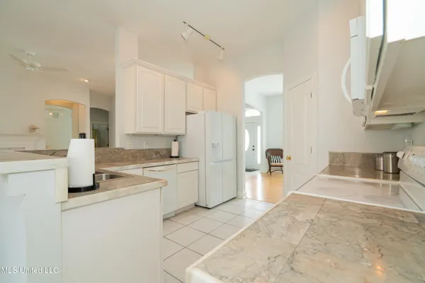 $2,100 | 24 Pelican Cove Lane, Long Beach, MS 39560
