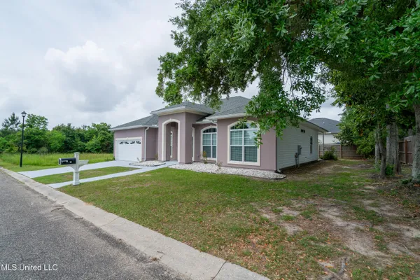 $2,100 | 24 Pelican Cove Lane, Long Beach, MS 39560