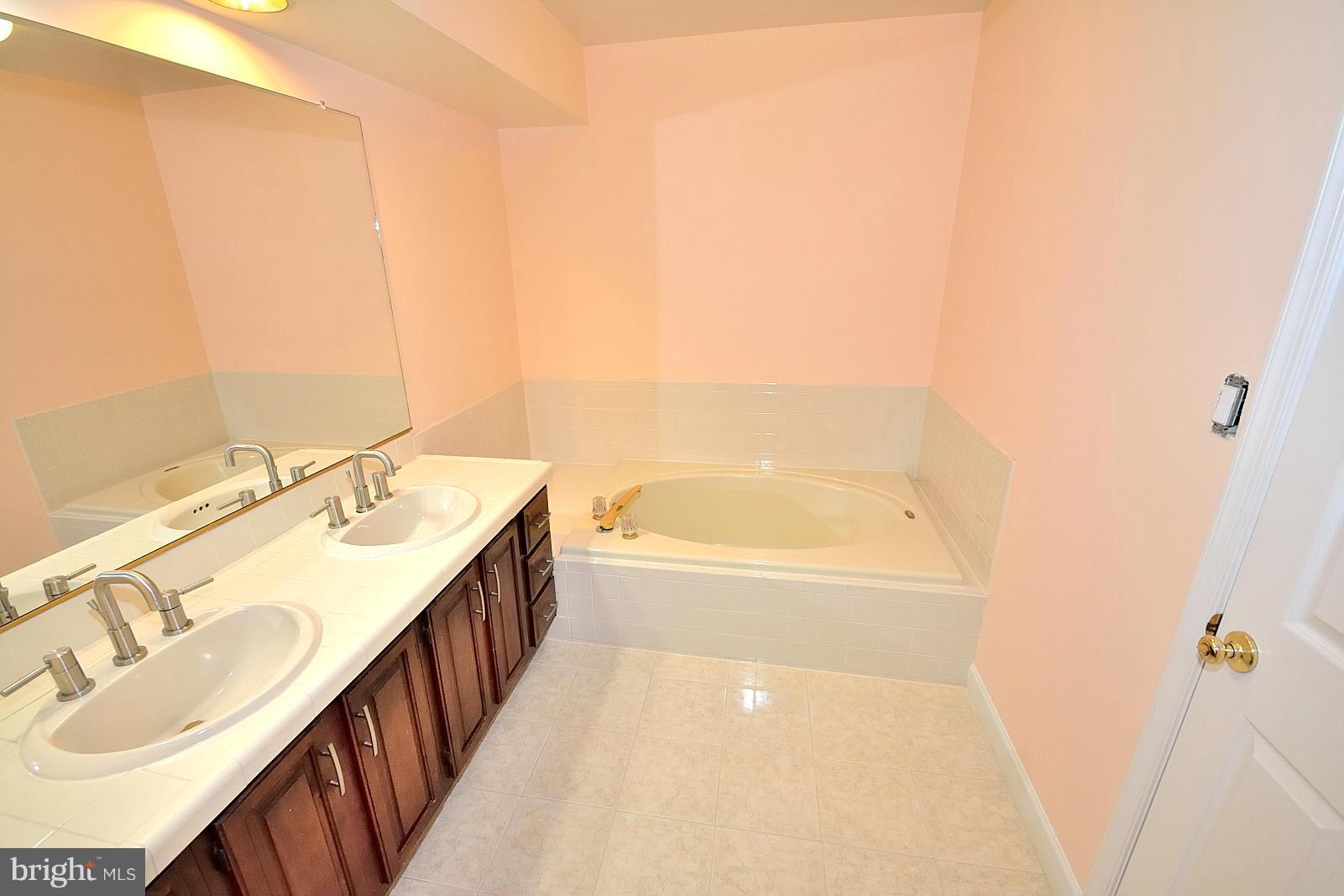 3844 Inverness Road Fairfax, VA 22033 - Photo 18 of 29 Bath