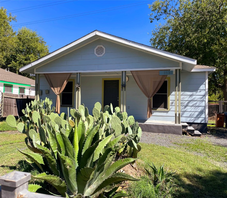 a front view of house with yard