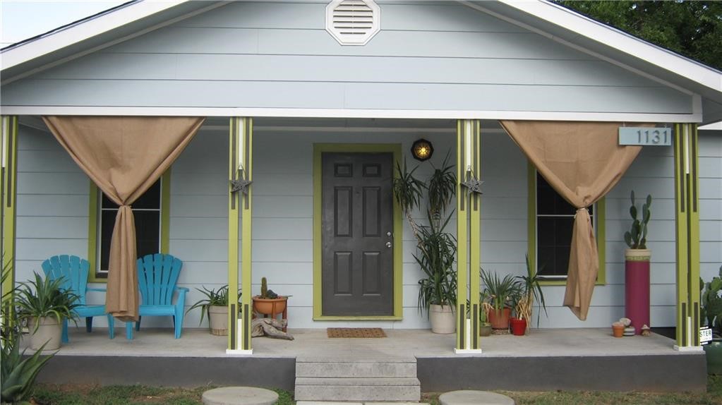 1131 Ebert Avenue Austin, TX 78721 - Photo 2 of 12 view of living room filled with furniture