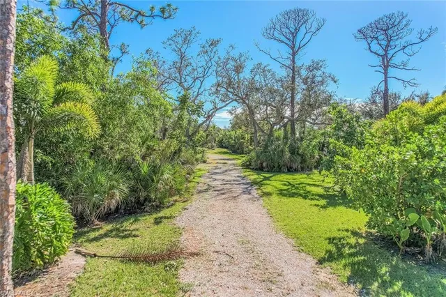 $950,000 | 20684 Charing Cross Circle, Estero, FL 33928