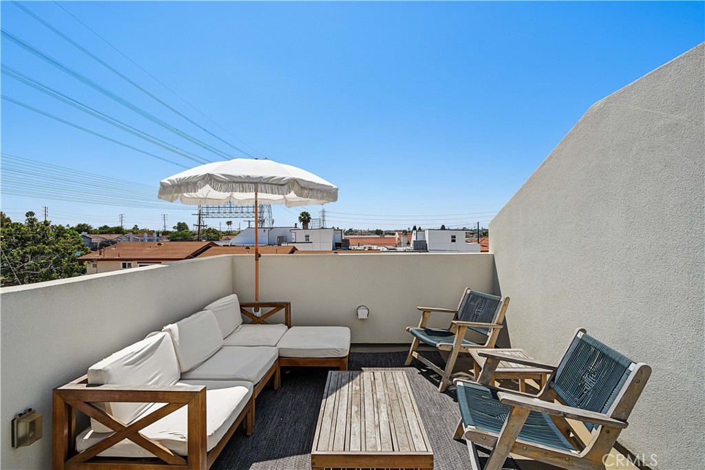 2707 Rockefeller Lane, Unit B Redondo Beach, CA 90278 - Photo 29 of 34 Roof top deck