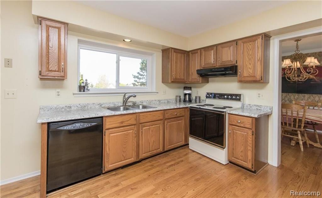 1158 Sandy Ridge Drive Rochester Hills, MI 48306 - Photo 14 of 33