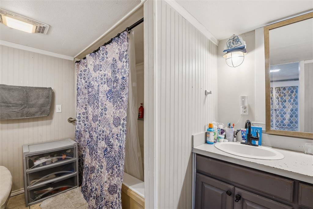 500 West Rucker Street Granbury, TX 76048 - Photo 19 of 35