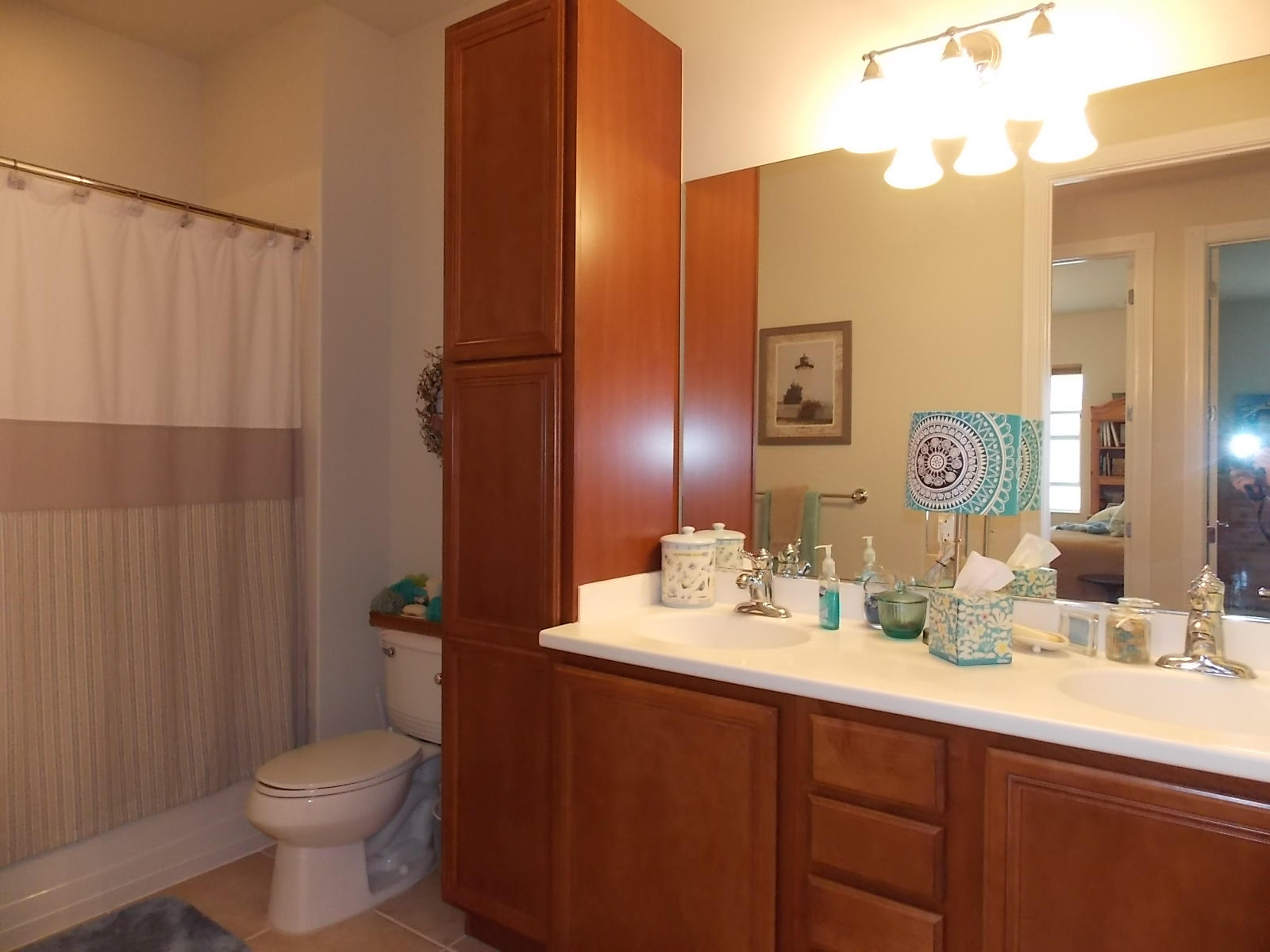 3253 Duncombe Drive Jupiter, FL 33458 - Photo 24 of 34 2nd Bathroom