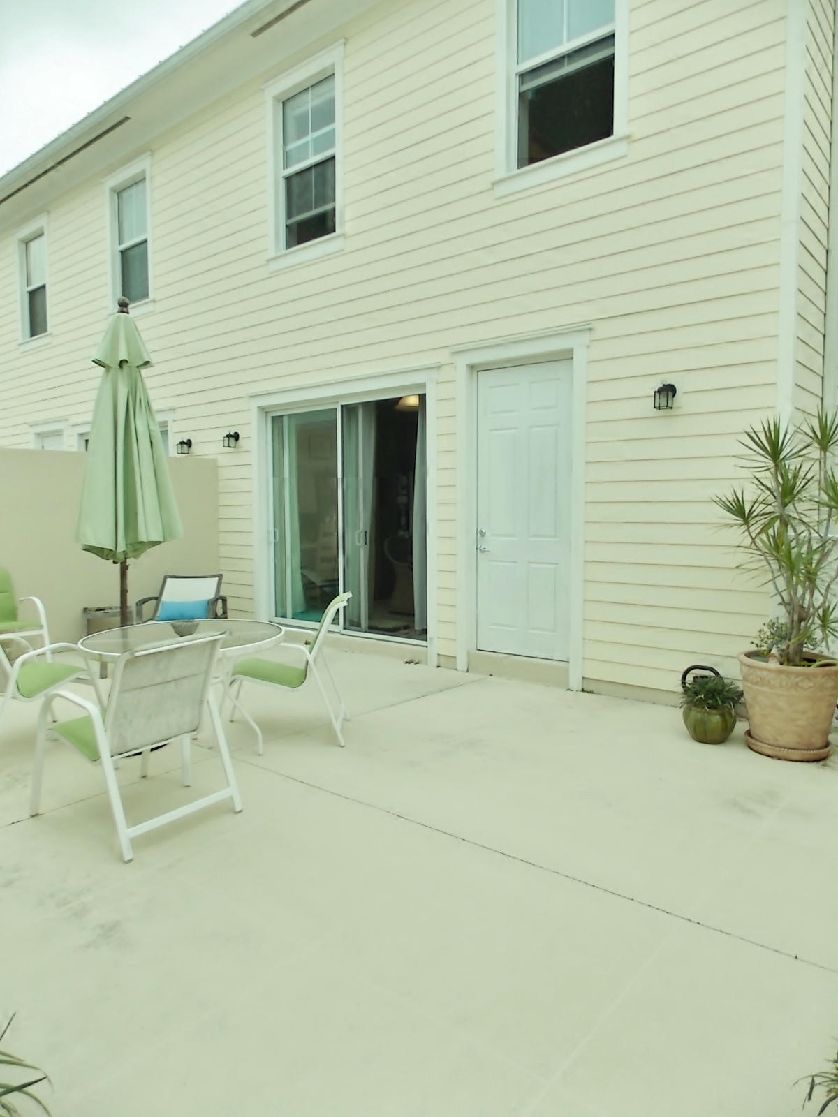 3253 Duncombe Drive Jupiter, FL 33458 - Photo 27 of 34 Back Area