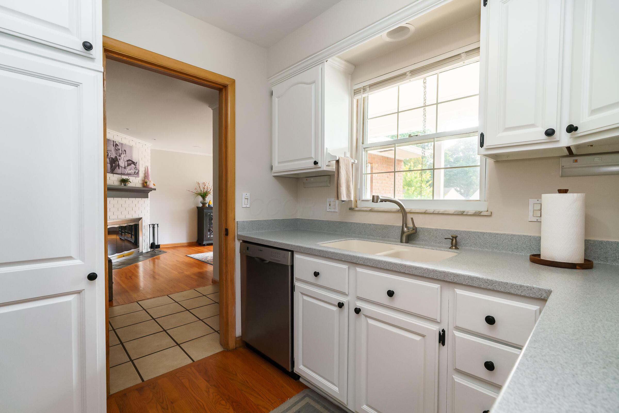 3121 Edgefield Road Columbus, OH 43221 - Photo 18 of 47 3121 Edgefield Rd-27