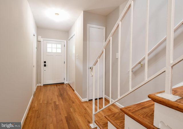 $890,000 | 2209 King Street, Alexandria, VA 22301