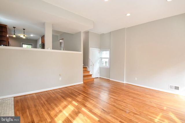 $890,000 | 2209 King Street, Alexandria, VA 22301