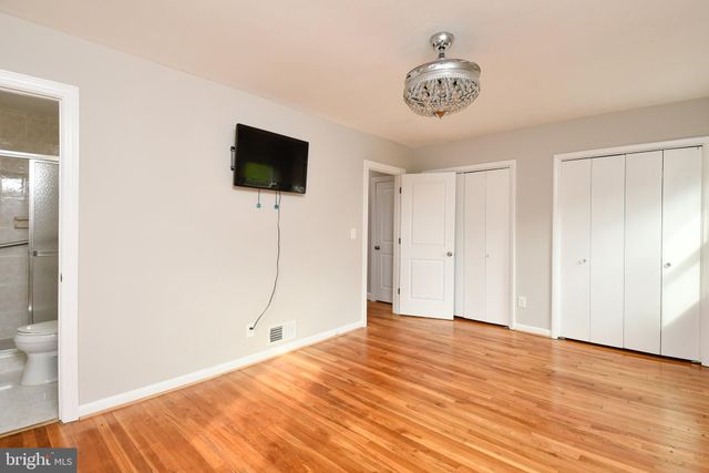 $890,000 | 2209 King Street, Alexandria, VA 22301