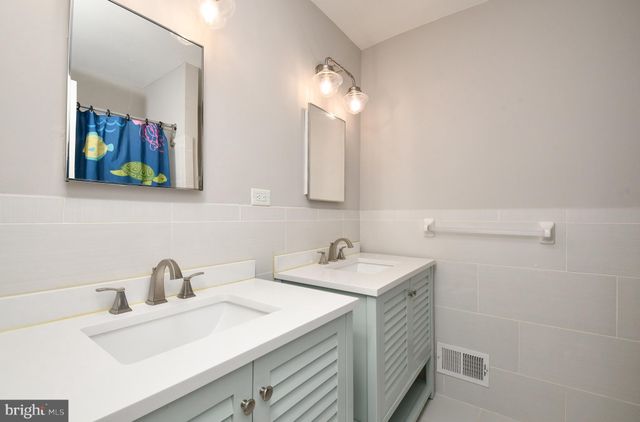 $890,000 | 2209 King Street, Alexandria, VA 22301