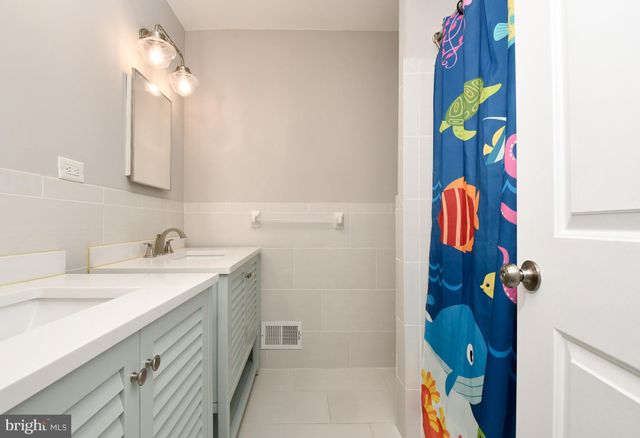 $890,000 | 2209 King Street, Alexandria, VA 22301