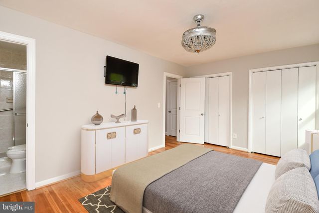 $890,000 | 2209 King Street, Alexandria, VA 22301