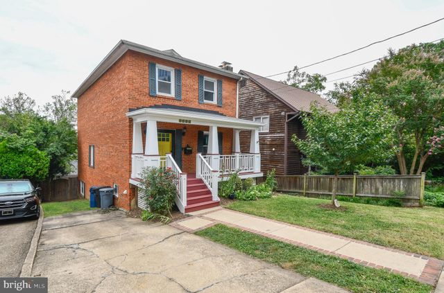 $890,000 | 2209 King Street, Alexandria, VA 22301