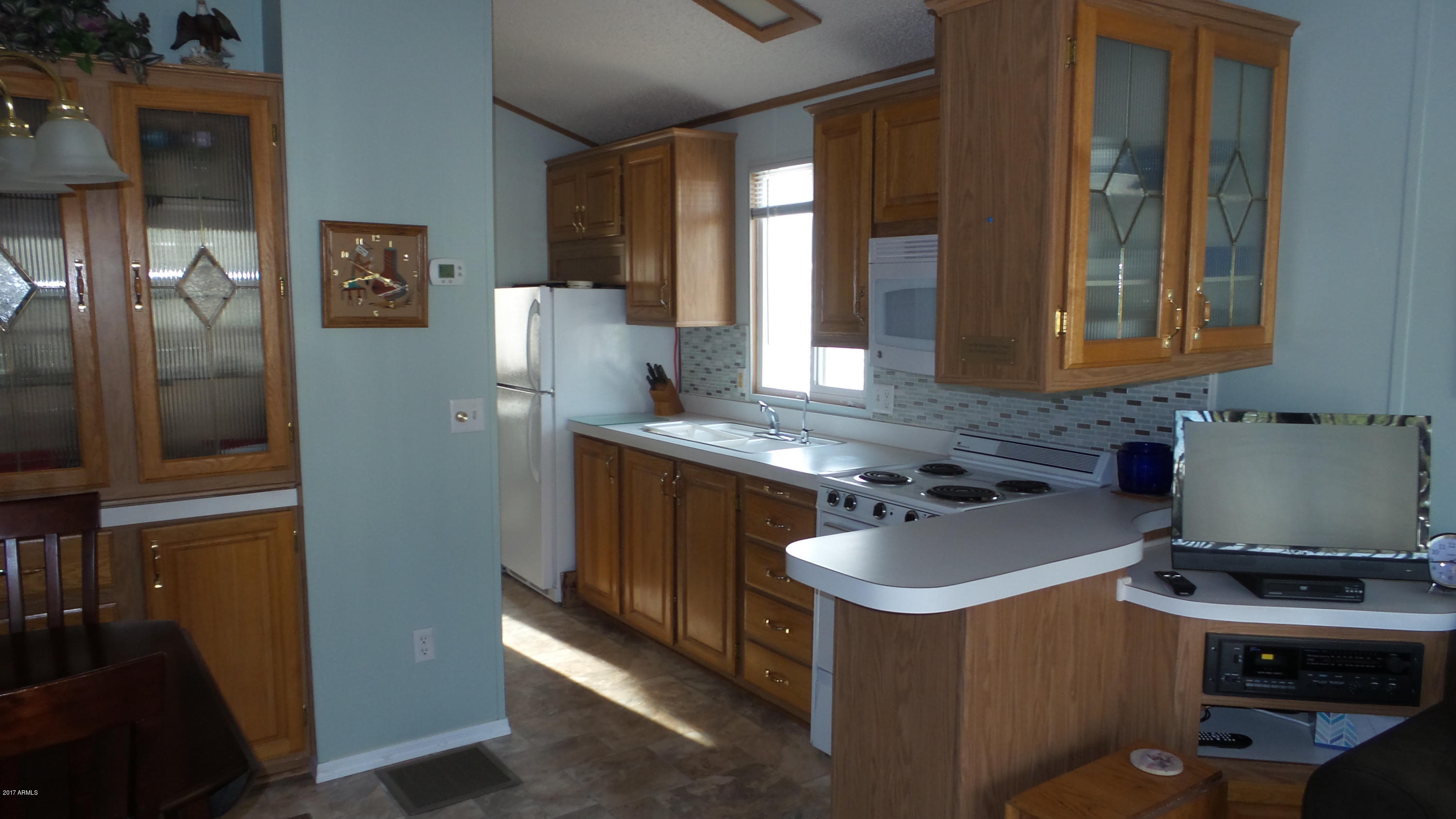 2920 South Cree Drive Apache Junction, AZ 85119 - Photo 12 of 40 kitchen3