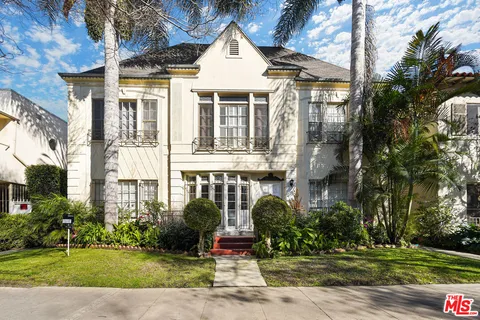 $3,500 | 228 South Reeves Drive, Unit D, Beverly Hills, CA 90212