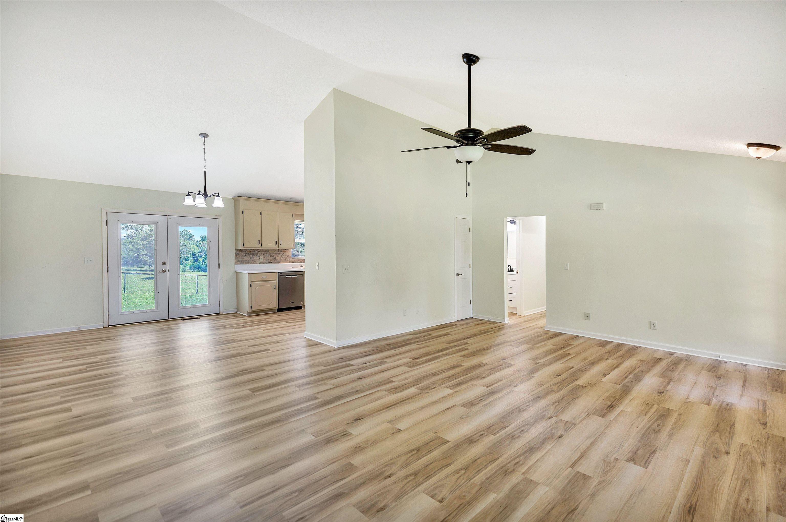 1950 Shackleburg Road Anderson, SC 29621 - Photo 8 of 27