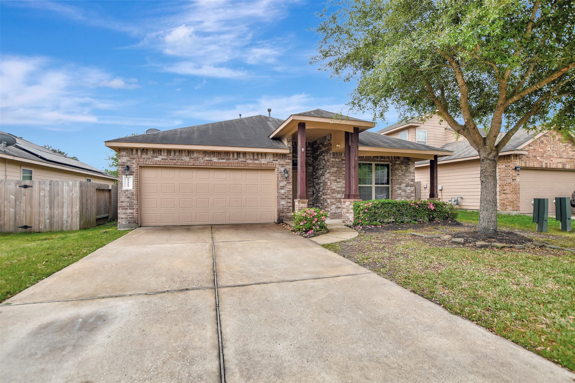 11413 West Woodmark Conroe, TX 77304 - Photo 3 of 40