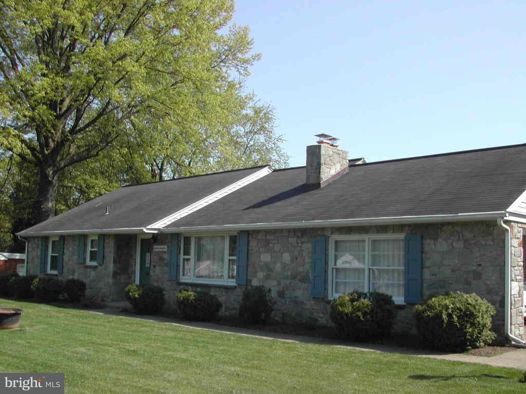 1844 Ridgeview Avenue Lancaster, PA 17603 - Photo 1 of 12 Gallery Image 1