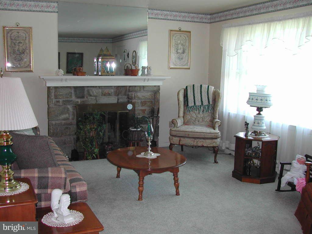 1844 Ridgeview Avenue Lancaster, PA 17603 - Photo 3 of 12 Gallery Image 3