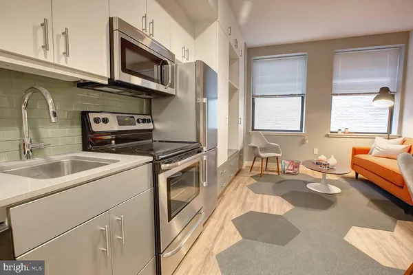 $2,596 | 42 South 15th Street, Unit 2B0908, Philadelphia, PA 19102