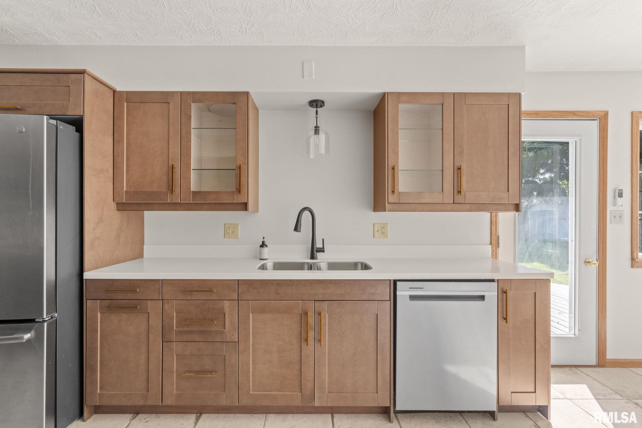 1410 49th Street Moline, IL 61265 - Photo 14 of 45