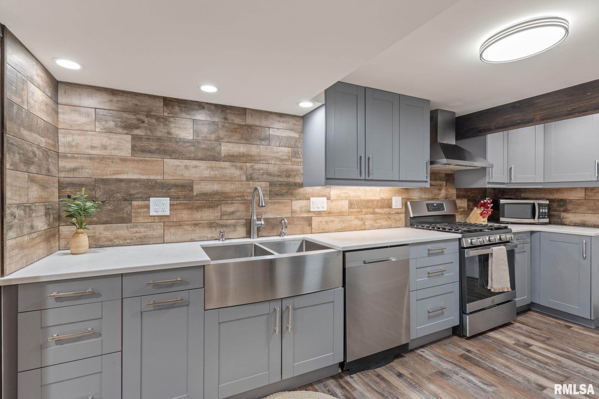 1410 49th Street Moline, IL 61265 - Photo 32 of 45