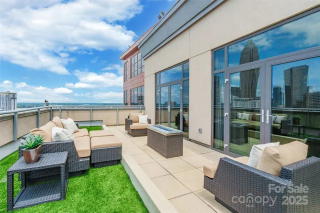 $3,150,000 | 222 South Caldwell Street, Unit 2203, Charlotte, NC 28202