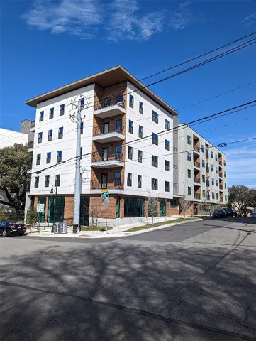 $2,700 | 2500 Longview Street, Unit 218, Austin, TX 78705