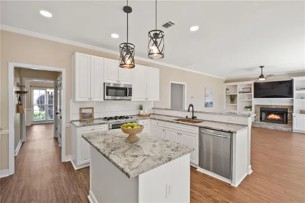 $825,000 | 555 Rose Border Drive, Roswell, GA 30075