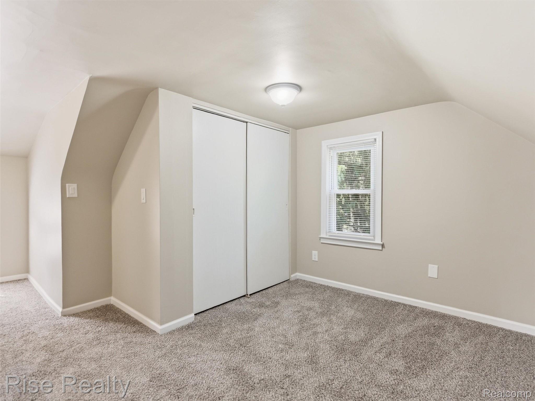 2449 North Genesee Road Burton, MI 48509 - Photo 24 of 40 24.jpg