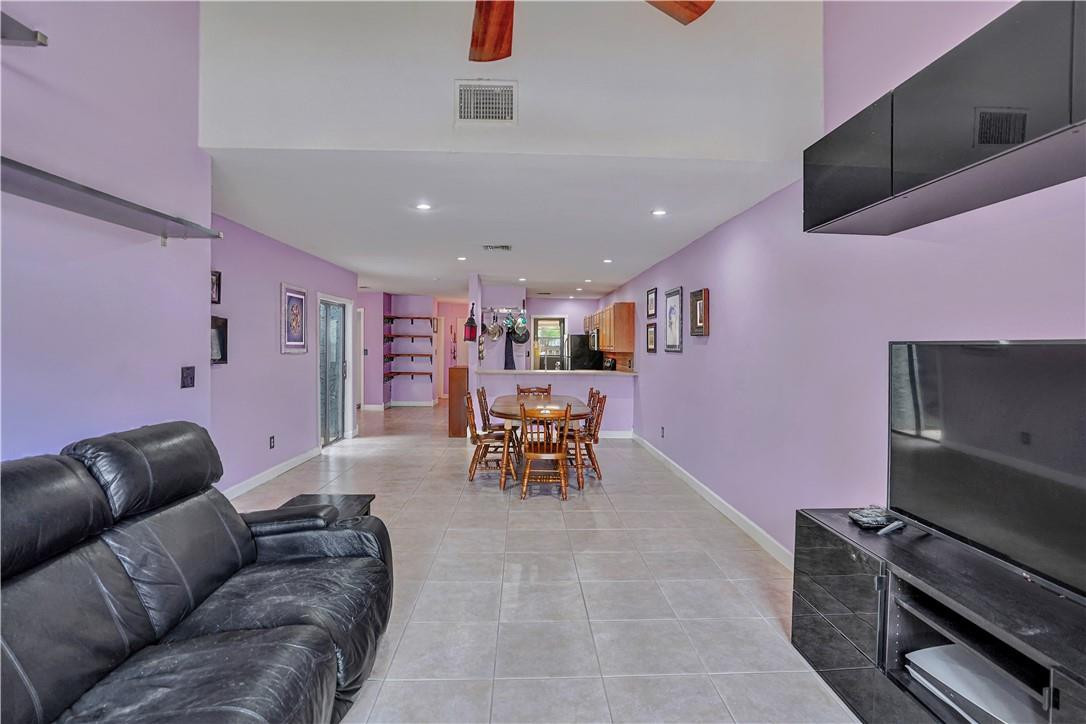 1178 North University Drive, Unit 87 Plantation, FL 33322 - Photo 20 of 35 Photo 21