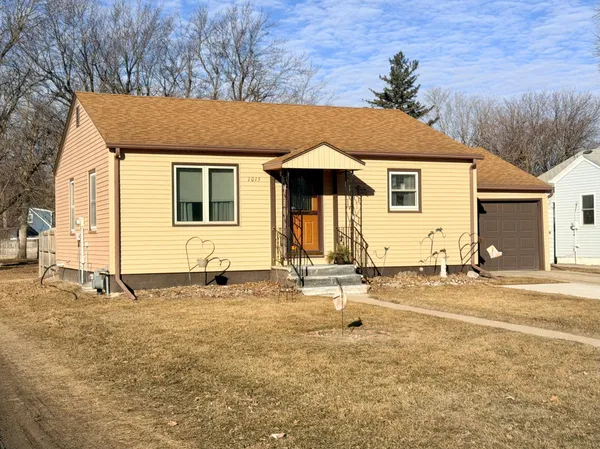 $192,000 | 1015 Fredrick Avenue, Worthington, MN 56187