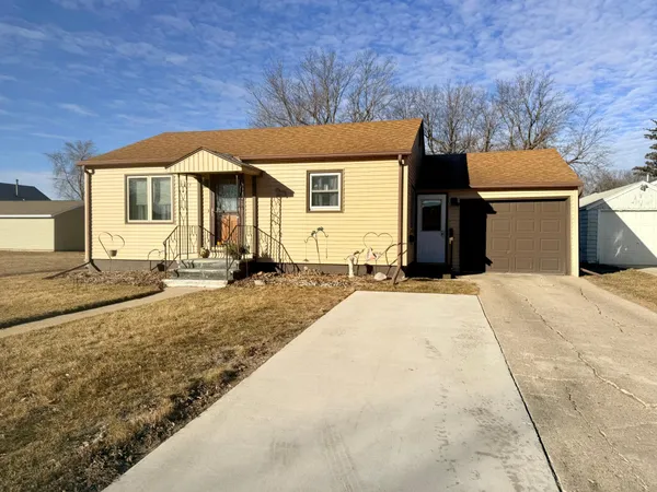 $192,000 | 1015 Fredrick Avenue, Worthington, MN 56187