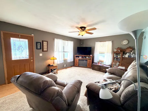$192,000 | 1015 Fredrick Avenue, Worthington, MN 56187