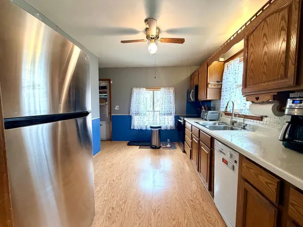 $192,000 | 1015 Fredrick Avenue, Worthington, MN 56187