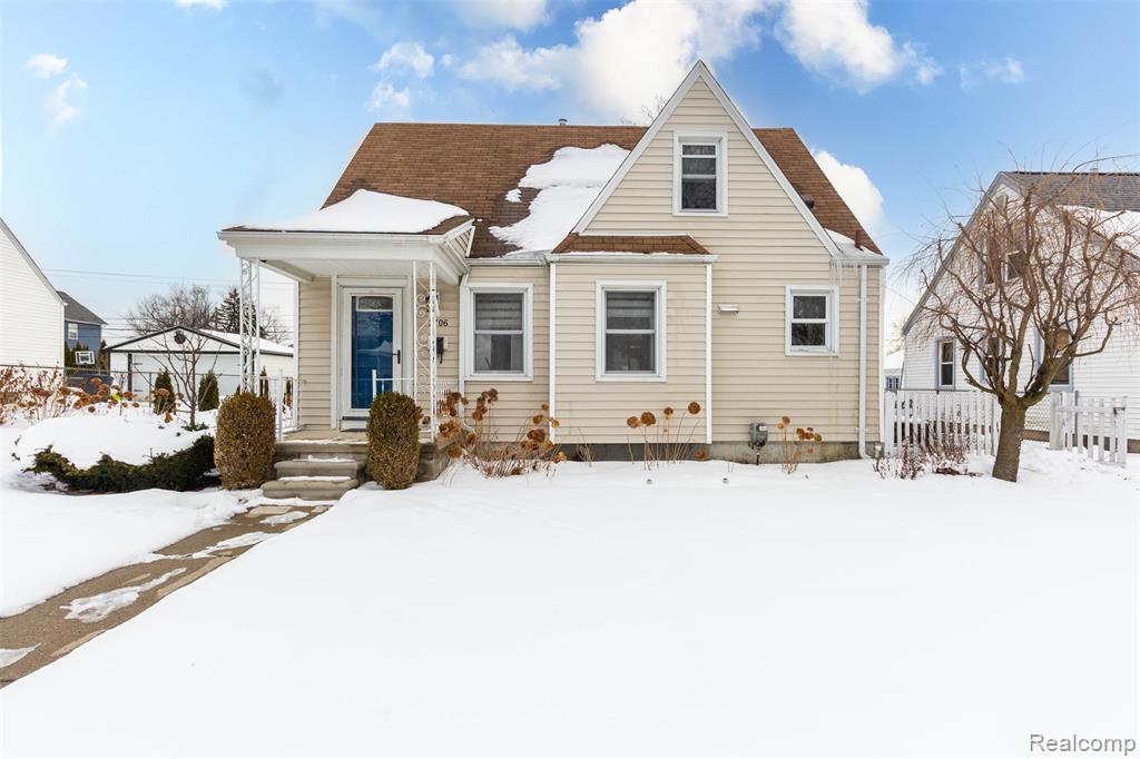 2706 Cumberland Road Berkley, MI 48072 - Photo 1 of 50 Gallery Image 1