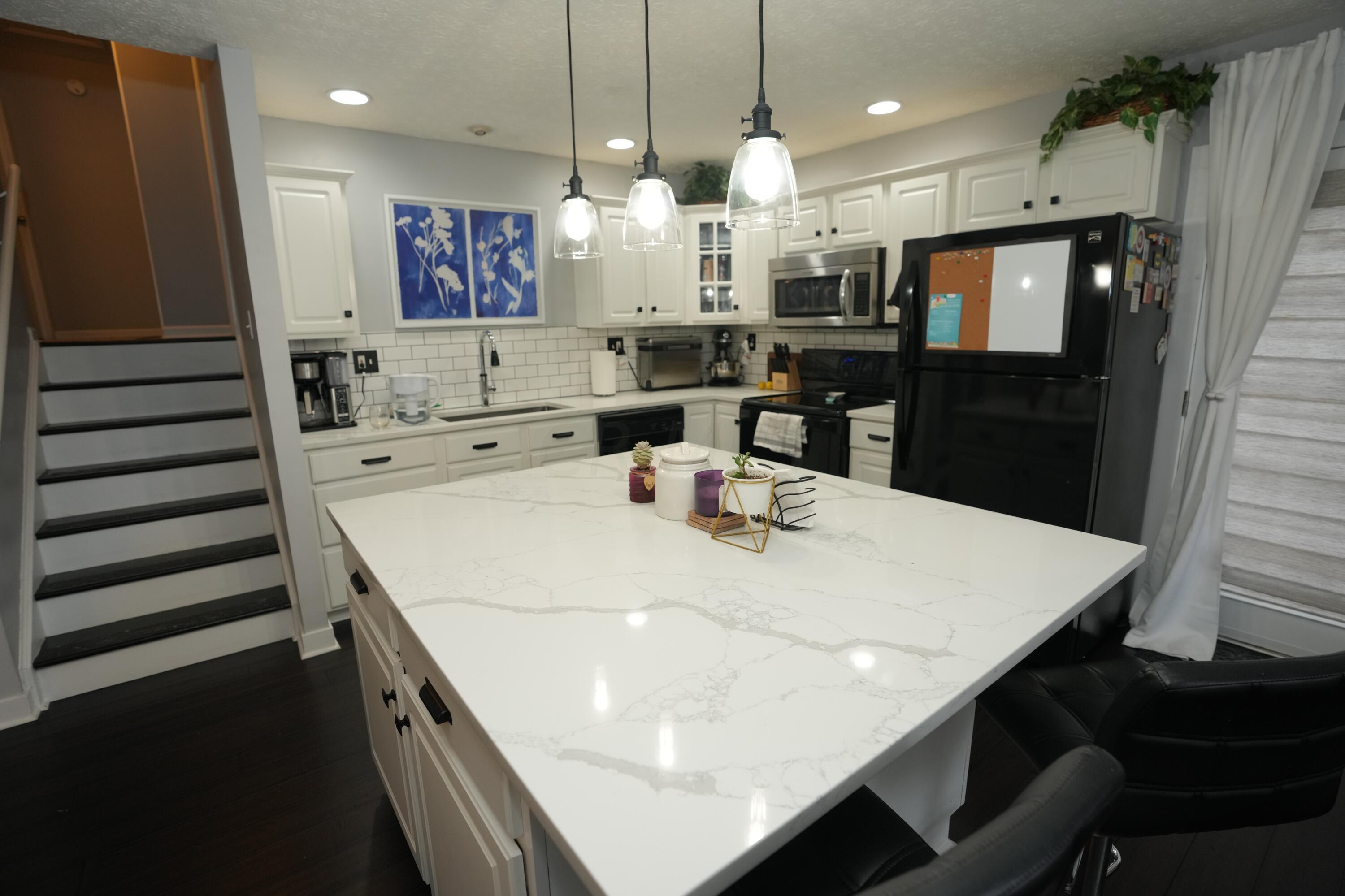 190 Chapelfield Road Columbus, OH 43230 - Photo 9 of 34 DSC09561-1