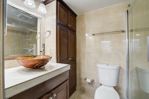 $2,000 | 7940 Northwest 50th Street, Unit 203, Lauderhill, FL 33351