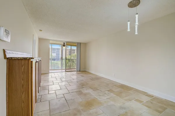 $2,000 | 7940 Northwest 50th Street, Unit 203, Lauderhill, FL 33351