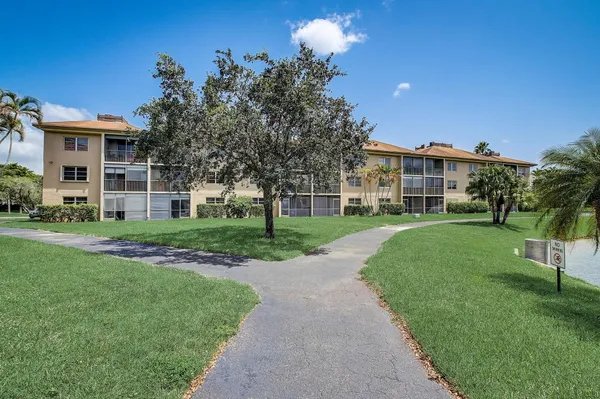 $2,000 | 7940 Northwest 50th Street, Unit 203, Lauderhill, FL 33351