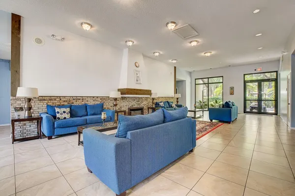 $2,000 | 7940 Northwest 50th Street, Unit 203, Lauderhill, FL 33351